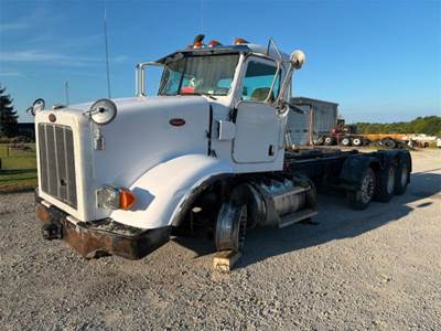 Peterbilt 365 Cab & Chassis Truck