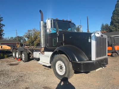 Peterbilt 365 Cab & Chassis Truck