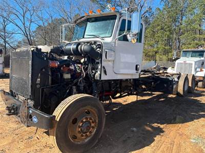 Peterbilt 365 CNG Cab & Chassis Truck