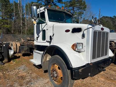 Peterbilt 365 CNG Cab & Chassis Truck