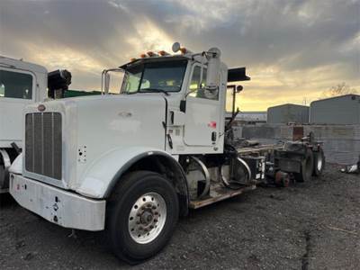 Peterbilt 365 CNG Cab & Chassis Truck