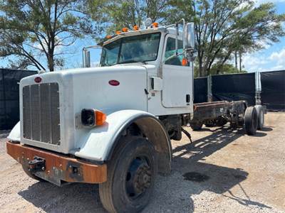 Peterbilt 365 CNG Cab & Chassis Truck