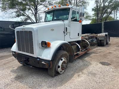 Peterbilt 365 CNG Cab & Chassis Truck