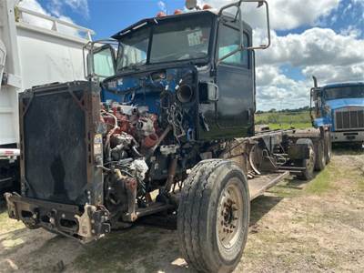 Peterbilt 367 Cab & Chassis Truck