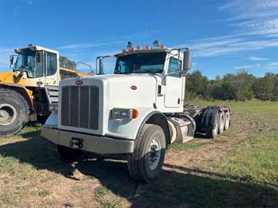 Peterbilt 367 Cab & Chassis Truck