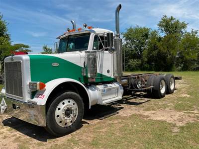 Peterbilt 379 Cab & Chassis Truck