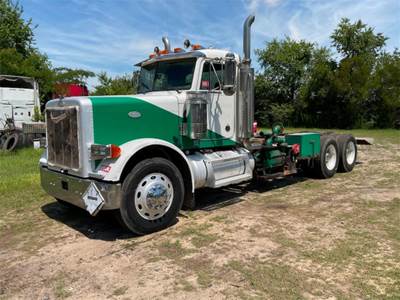 Peterbilt 379 Cab & Chassis Truck