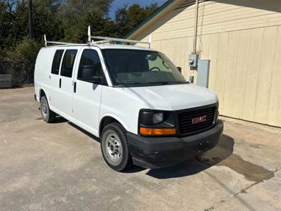 GMC Savana G2500 Cargo Van