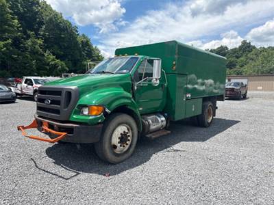 Ford F-750 Chipper Truck