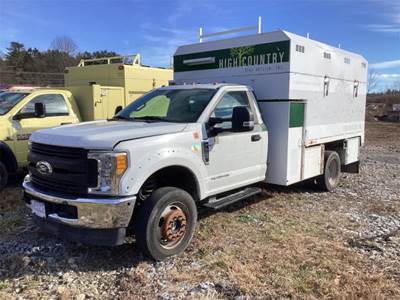 Ford F550 DRW 4X4 Chipper Truck