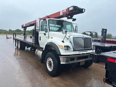 International 7600 Conveyor Truck
