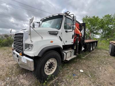 Freightliner 114SD Crane Truck