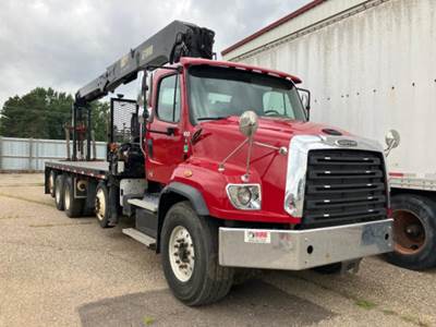 Freightliner 114SD Crane Truck