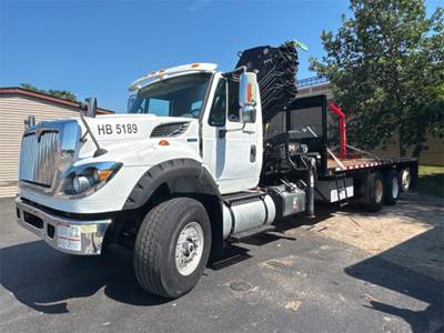 International 7600 Crane Truck