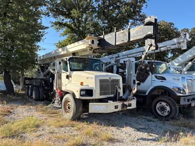 International Paystar 5600i Crane Truck