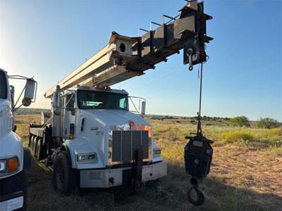 Kenworth T800 Crane Truck
