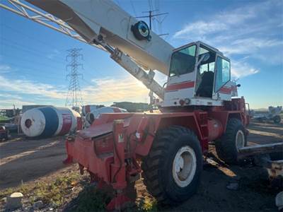 Link-Belt HSP8022 Crane