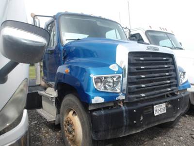 Freightliner 114SD Day Cab Truck