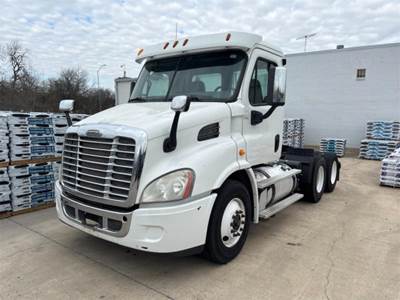 Freightliner CA113 Day Cab Truck