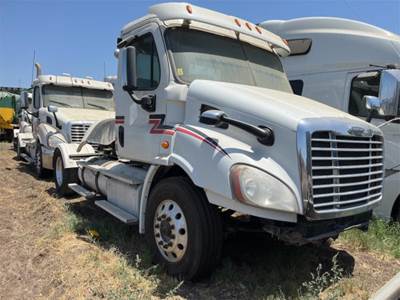 Freightliner Cascadia 113 Day Cab Truck
