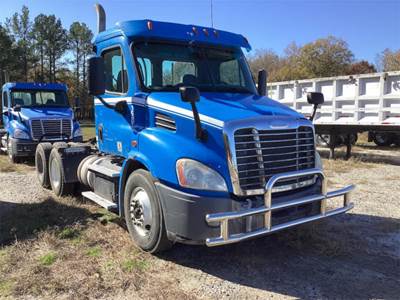 Freightliner Cascadia 113 Day Cab Truck