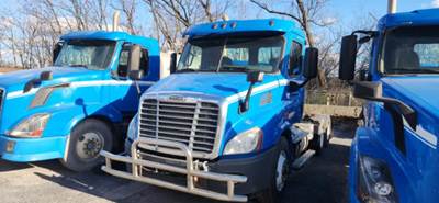 Freightliner Cascadia 113 Day Cab Truck