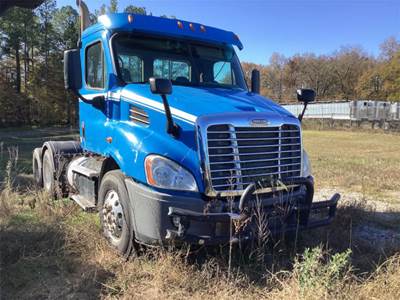 Freightliner Cascadia 113 Day Cab Truck