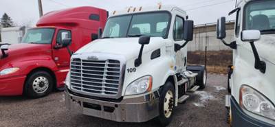 Freightliner Cascadia 113 Day Cab Truck