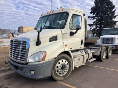 Freightliner Cascadia 113 Day Cab Truck