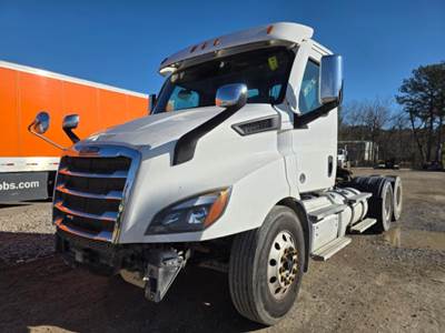 Freightliner Cascadia 116 Day Cab Truck