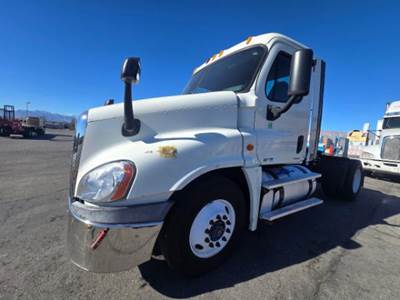 Freightliner Cascadia 125 Day Cab Truck