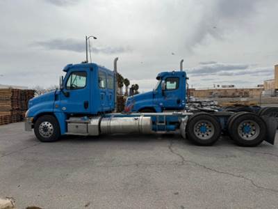 Freightliner Cascadia 125 Day Cab Truck