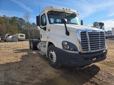Freightliner Cascadia Day Cab Truck