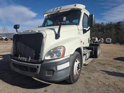 Freightliner Cascadia Day Cab Truck