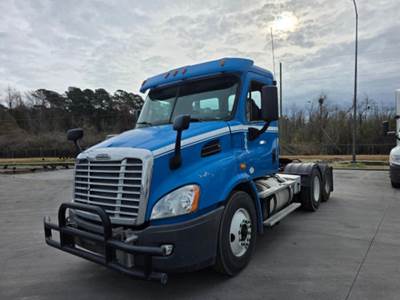 Freightliner Cascadia Day Cab Truck