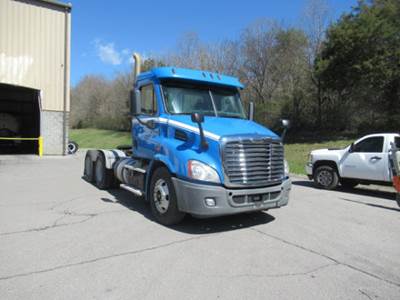 Freightliner Cascadia Day Cab Truck