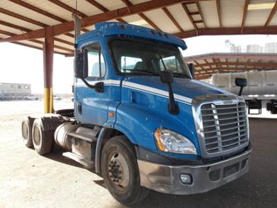 Freightliner Cascadia Day Cab Truck