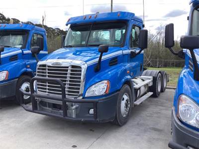 Freightliner Cascadia Day Cab Truck