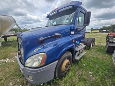 Freightliner Cascadia Day Cab Truck