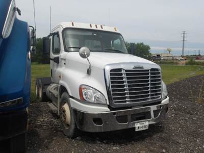 Freightliner Cascadia Day Cab Truck