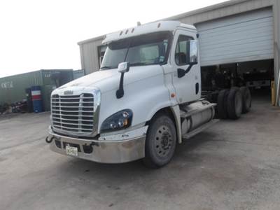Freightliner Cascadia Day Cab Truck