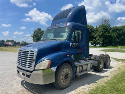 Freightliner Cascadia Day Cab Truck