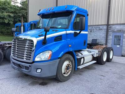 Freightliner Cascadia Day Cab Truck