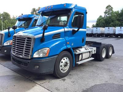 Freightliner Cascadia Day Cab Truck