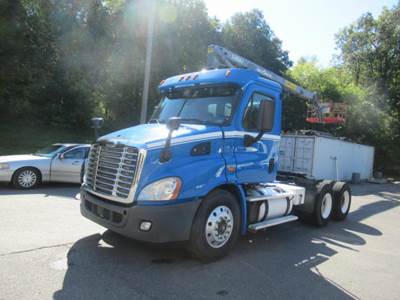 Freightliner Cascadia Day Cab Truck