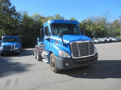 Freightliner Cascadia Day Cab Truck