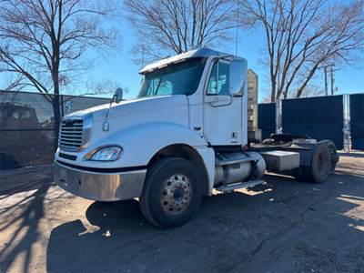 Freightliner Day Cab Truck