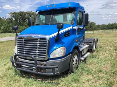 Freightliner TMT Day Cab Truck