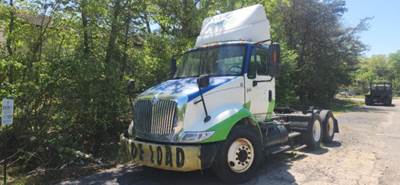 International 8600 Day Cab Truck