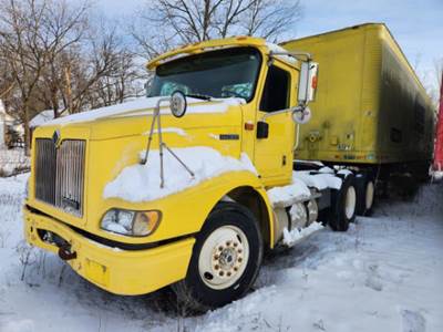 International 9200i Day Cab Truck